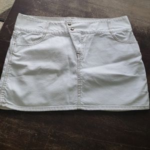 American Eagle size 10 distressed off-white skirt